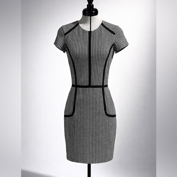 Parker Dresses & Skirts - Parker Short Sleeve Midi Dress, accent piping, b/w Pattern, SzS, EUC